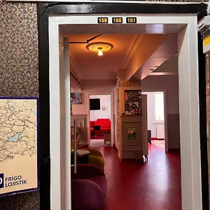  Capsule hotel Transit